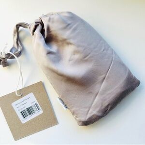 NWT Ettitude Bamboo Lyocell Travel Pillowcase, Mist (pale grey), MSRP $55